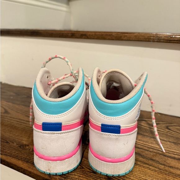 NIKE Air Jordan 1 Mid GS Digital Pink Women’s Sneakers Size 5.5 - Picture 3 of 4